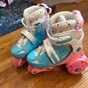 Little GIRL roller skates. SIZE 11-2Y